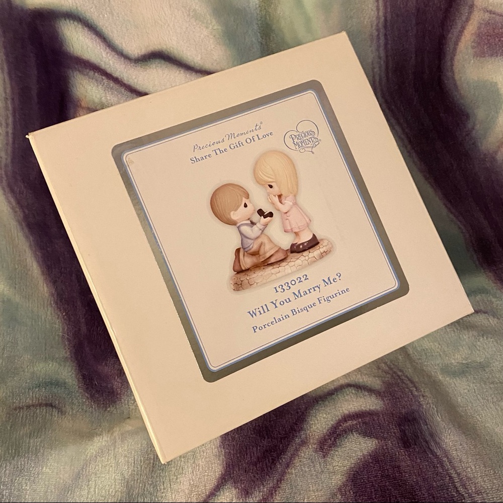 New in box - Precious Moments - Will You Marry Me?